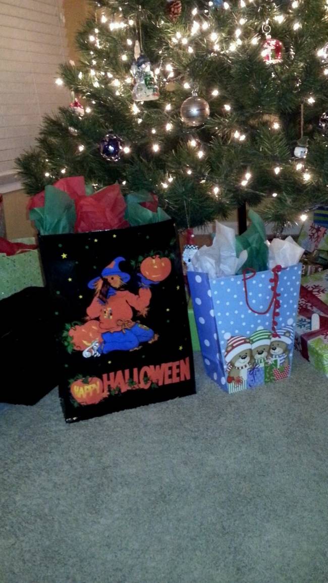 1420032449841191 When You Wrap Gifts This Christmas, Do NOT Do What These 15 People Did