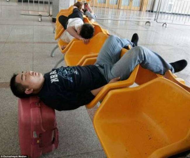 142003406718492 15 People Who Found Ways To Nap In The Most Bizarre Situations