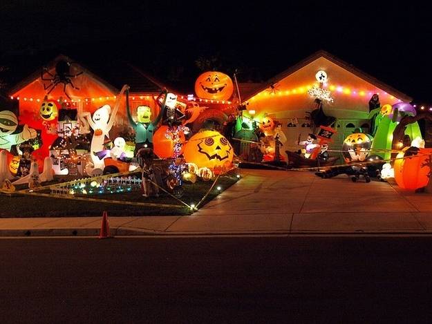 1420350039924340 These Neighborhood Houses Are Doing Halloween Better Than You.