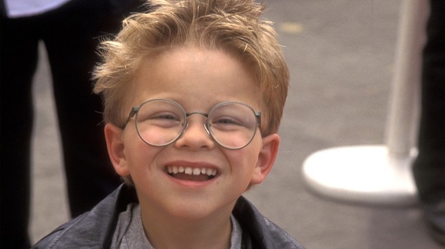 0848b546dd5db751dbecd6f28c37068c 650x 22 Child Stars Who Grew Up To Become Surprisingly Hot