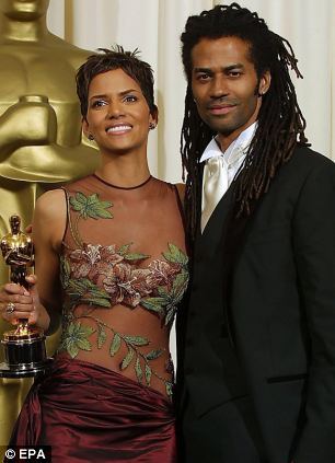 article 2283818 004DCB9A00000258 590 306x423 20 Actresses Who Split From Their Partner After Winning An Oscar