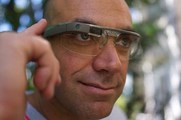 A Google Glass wearer 610x406 20 Advantageous Stuff About Being A Lefty