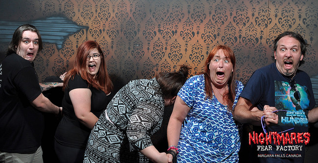 desktop 1444145093 20 Of The Best Haunted House Reactions Photographed