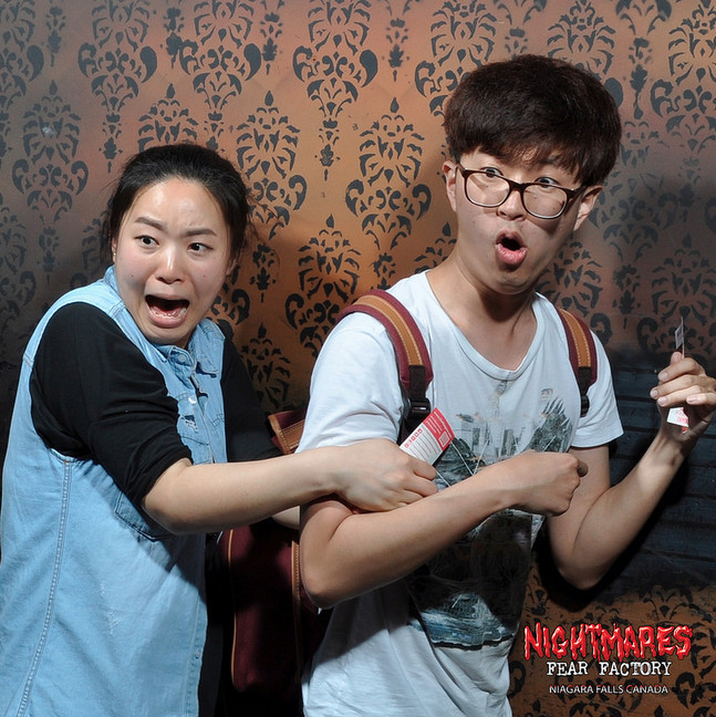 desktop 1444145114 20 Of The Best Haunted House Reactions Photographed