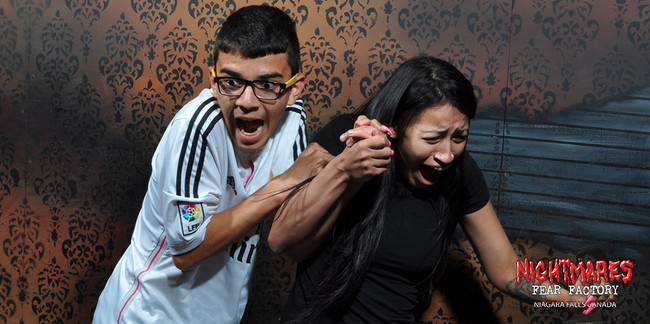 desktop 1444145131 20 Of The Best Haunted House Reactions Photographed